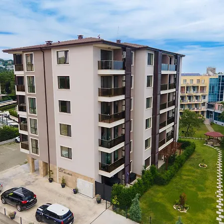 Апартаменти Jasmine 1 Bedroom With Free Parking